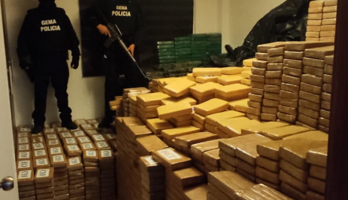 Dos detenidos y 75 kilos de marihuana y hachís incautados en una vivienda de Tetuán