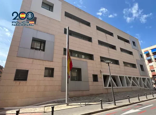 Cuatro detenidos de un grupo especializado por cometer diez robos en domicilios y vehículos en Alicante