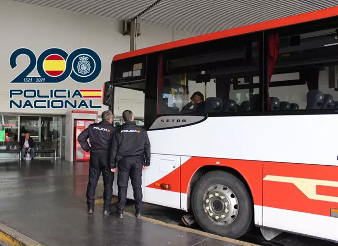 Detenido en Granada acusado de amenazas con unas tijeras a una joven que viajaba en autobús