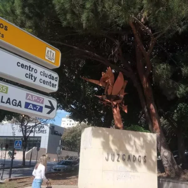 Apuñalado un taxista en un robo con violencia en Marbella